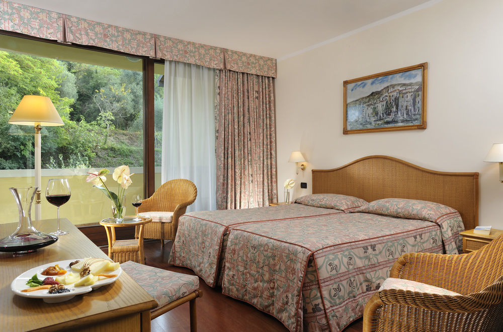 Poiano Garda Resort Hotel Costermano Værelse billede